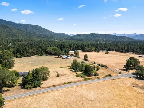 2670 Kincaid Road Williams OR 97544