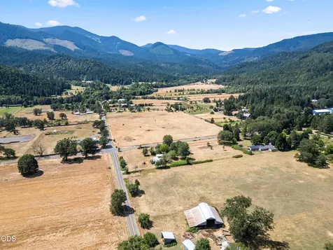 2670 Kincaid Road Williams OR 97544