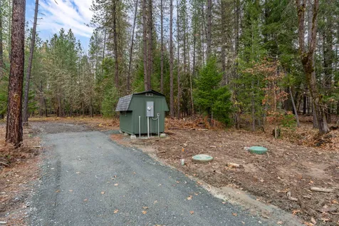 1740 Pleasant Creek Road Rogue River OR 97537