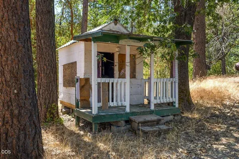 2350 Galls Creek Road Gold Hill OR 97525