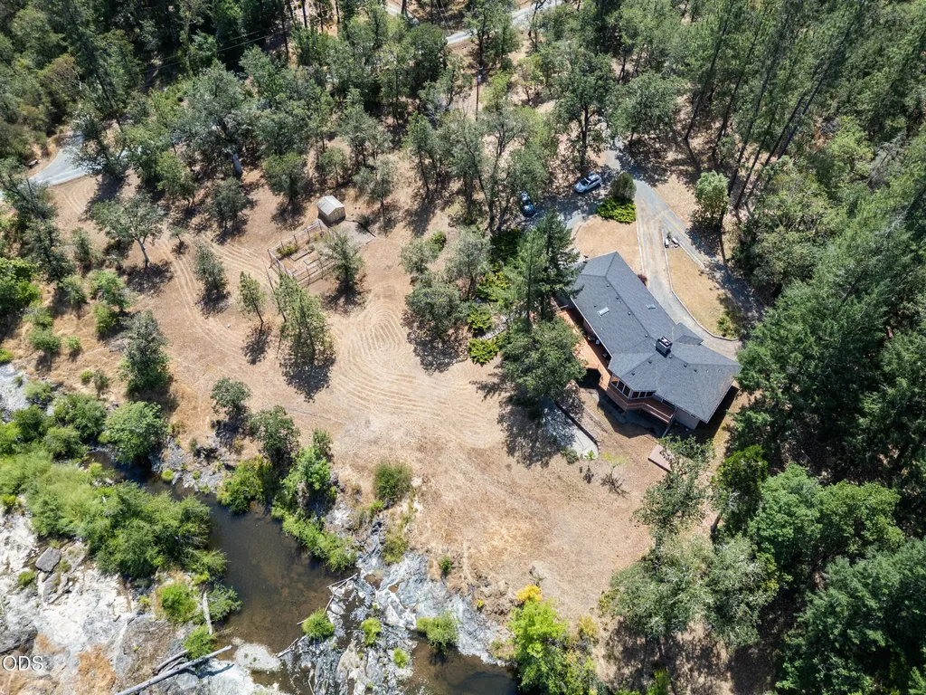 11178 E Evans Creek Road Rogue River OR 97537