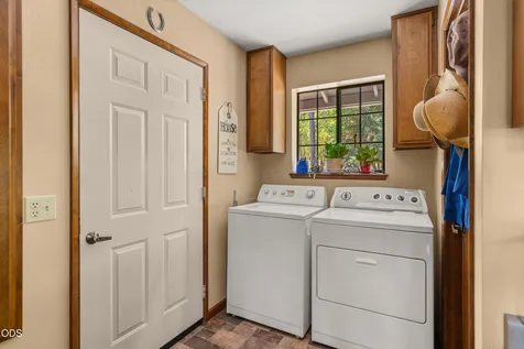 11178 E Evans Creek Road Rogue River OR 97537