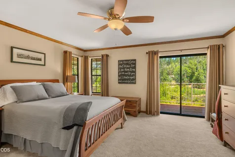 11178 E Evans Creek Road Rogue River OR 97537