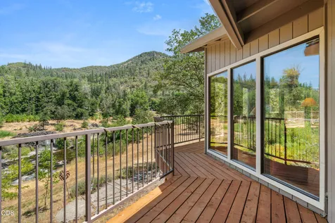 11178 E Evans Creek Road Rogue River OR 97537