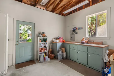 11178 E Evans Creek Road Rogue River OR 97537
