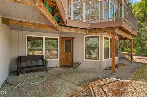 11178 E Evans Creek Road Rogue River OR 97537