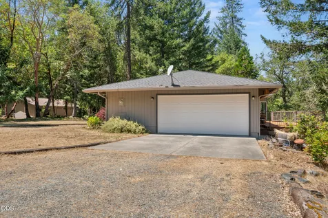 11178 E Evans Creek Road Rogue River OR 97537
