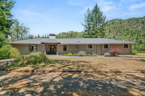 11178 E Evans Creek Road Rogue River OR 97537