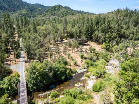 11178 E Evans Creek Road Rogue River OR 97537