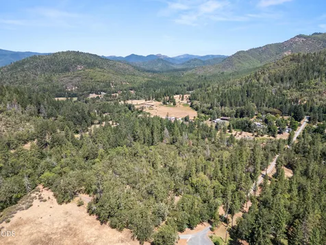 11178 E Evans Creek Road Rogue River OR 97537