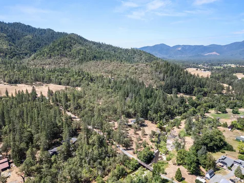 11178 E Evans Creek Road Rogue River OR 97537
