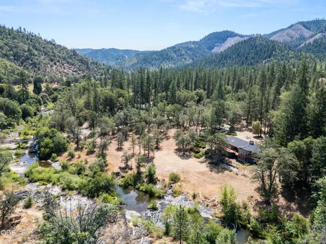 11178 E Evans Creek Road Rogue River OR 97537
