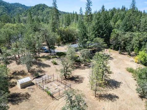 11178 E Evans Creek Road Rogue River OR 97537