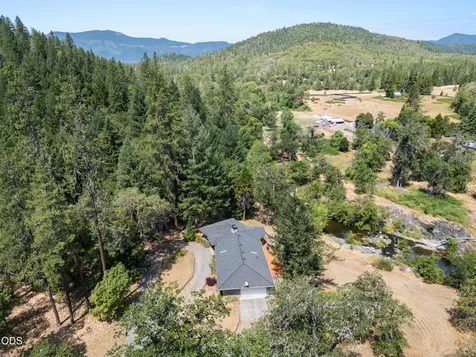 11178 E Evans Creek Road Rogue River OR 97537
