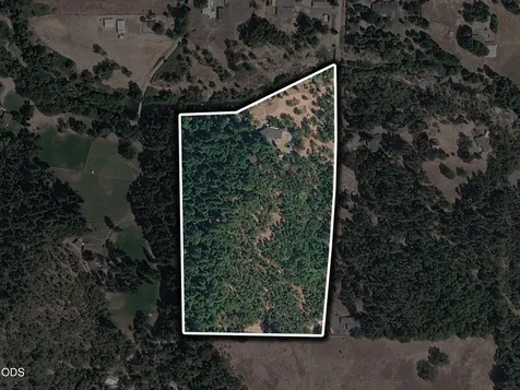 11178 E Evans Creek Road Rogue River OR 97537