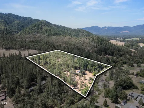 11178 E Evans Creek Road Rogue River OR 97537