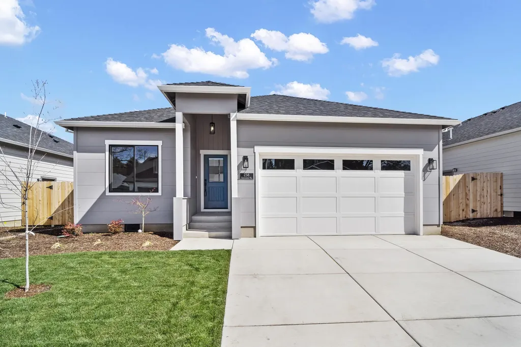 238 Christopher Way Talent OR 97540