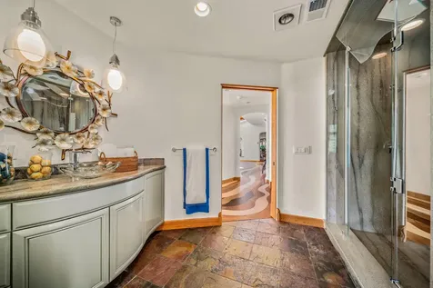 2700 N Valley View Road Ashland OR 97520