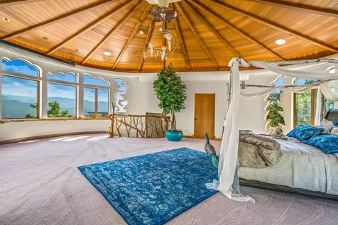 2700 N Valley View Road Ashland OR 97520