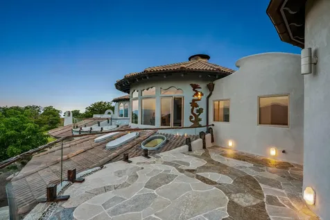 2700 N Valley View Road Ashland OR 97520