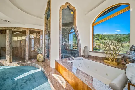 2700 N Valley View Road Ashland OR 97520