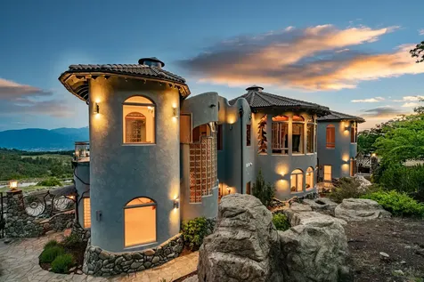 2700 N Valley View Road Ashland OR 97520