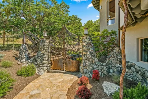 2700 N Valley View Road Ashland OR 97520