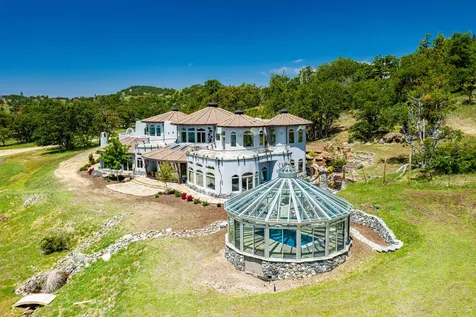 2700 N Valley View Road Ashland OR 97520