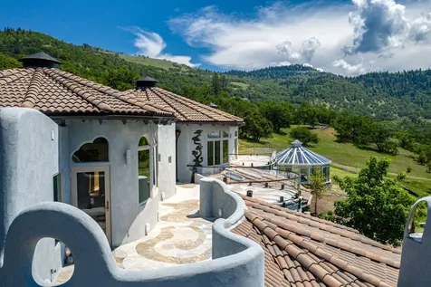 2700 N Valley View Road Ashland OR 97520