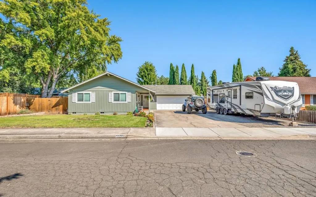 584 Arbor Drive Medford OR 97501