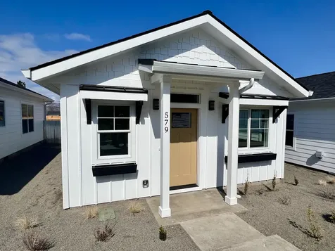 579 Coffee Lane Ashland OR 97520