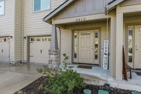 3410 Sharon Way White City OR 97503