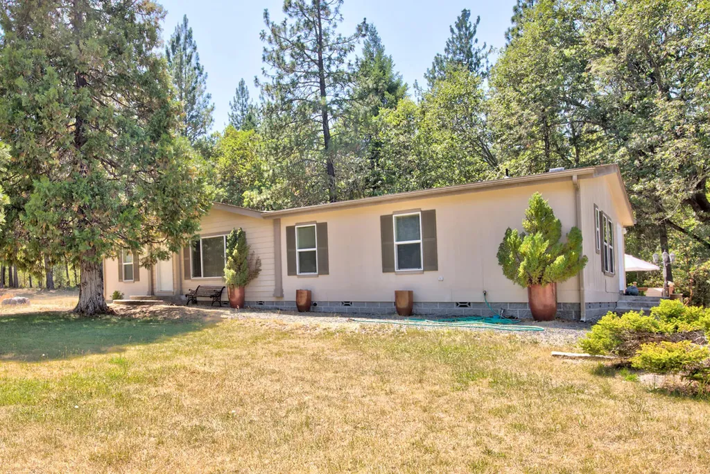 1750 E Fork Road Williams OR 97544