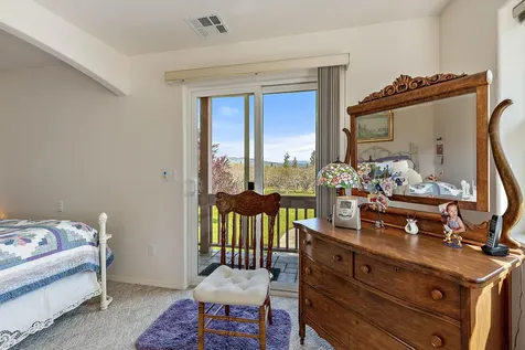 2703 Hammel Road Eagle Point OR 97524