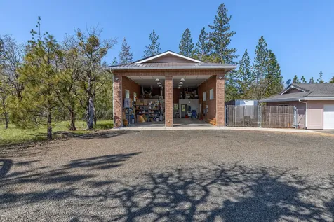 2703 Hammel Road Eagle Point OR 97524