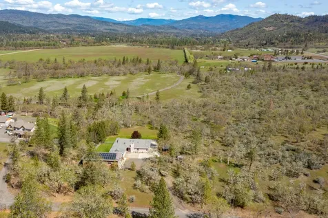 2703 Hammel Road Eagle Point OR 97524