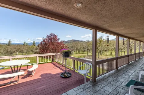 2703 Hammel Road Eagle Point OR 97524