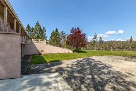 2703 Hammel Road Eagle Point OR 97524