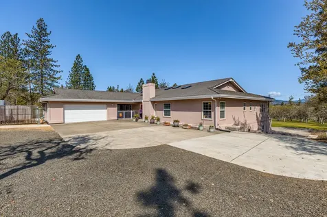 2703 Hammel Road Eagle Point OR 97524