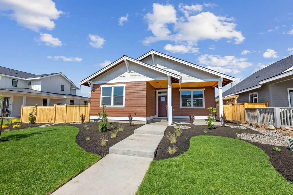 681 NW 13th Street Redmond OR 97756