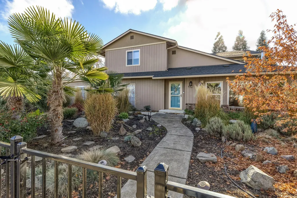 632-634 Cedar Street Central Point OR 97502