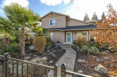 632-634 Cedar Street Central Point OR 97502