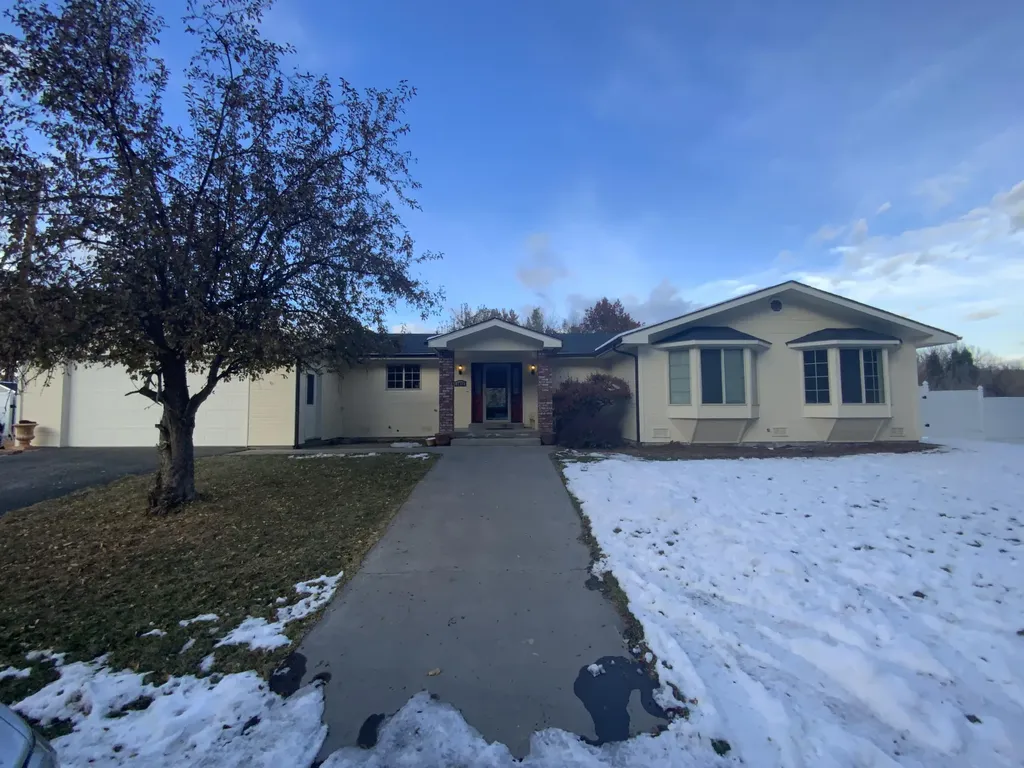 1052 Lakeshore Drive Klamath Falls OR 97601