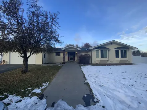 1052 Lakeshore Drive Klamath Falls OR 97601