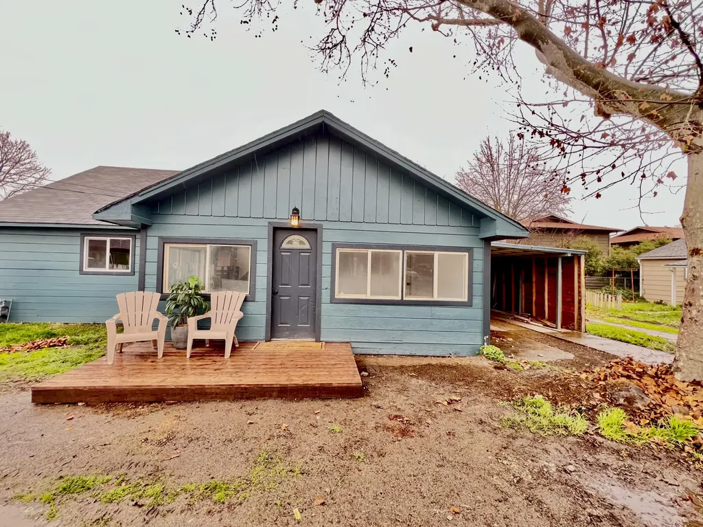 809 Adams Lane Medford OR 97501