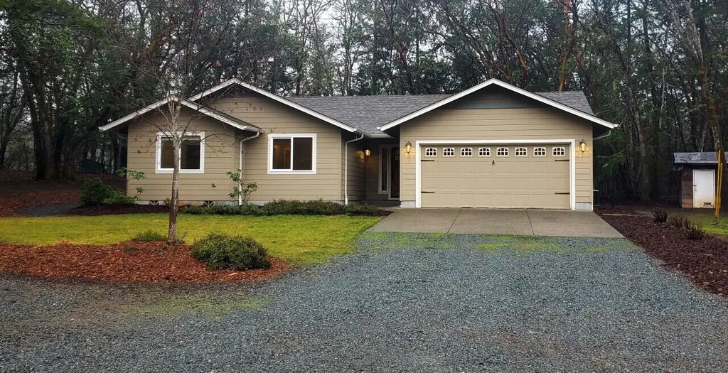 2580 Hamilton Lane Grants Pass OR 97527