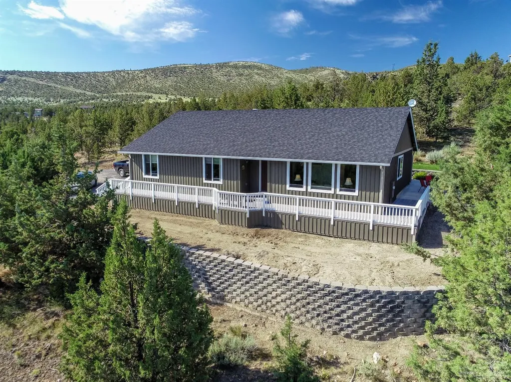 8000 SW Ridge Lane Powell Butte OR 97753