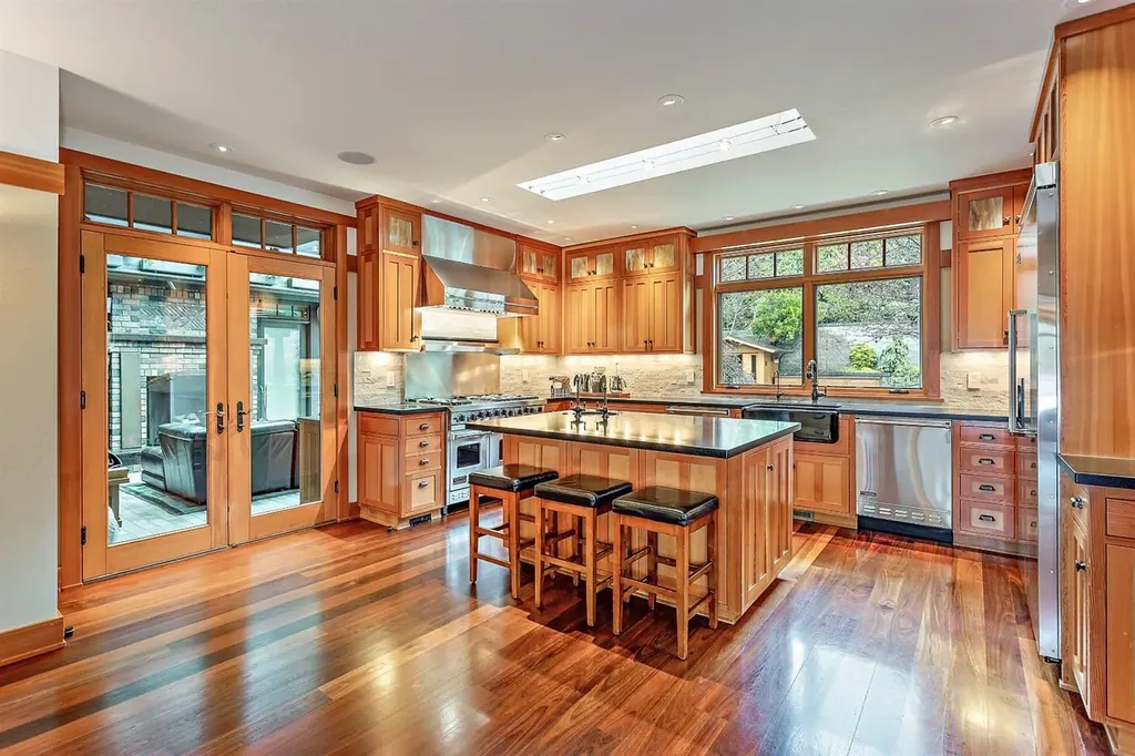 99 Granite Street Ashland OR 97520