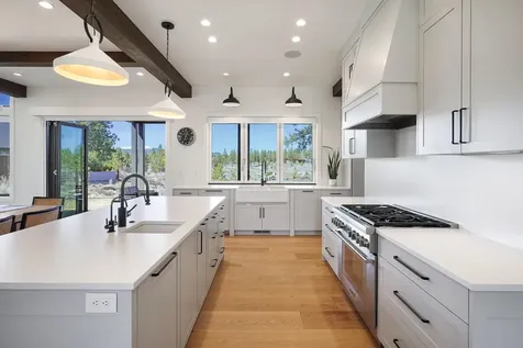 61925 Hosmer Lake Drive Bend OR 97702