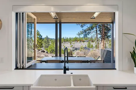 61925 Hosmer Lake Drive Bend OR 97702
